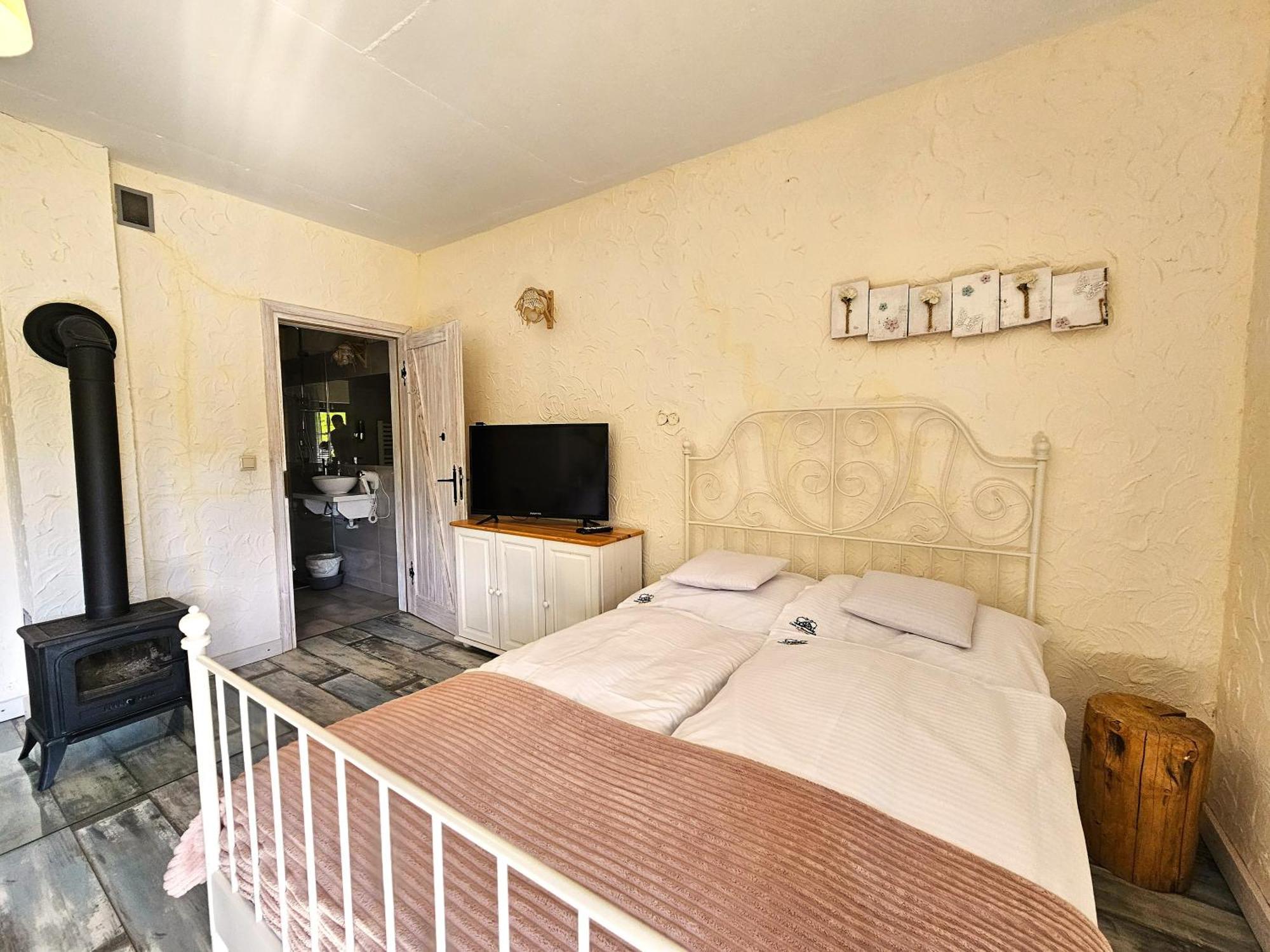 Chata W Bieszczadzie Apartamenty I Domki Z Sauna Bieszczady Полянчик Екстер'єр фото
